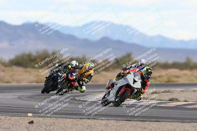 media/Nov-16-2025-Race Pace (Sun) [[8c5fa54630]]/Non Verified Riders (1st 20 Minutes)/5-Turn 15 (110pm)/